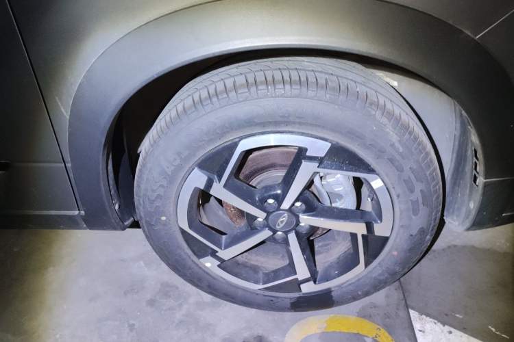 Used Chery Tiggo 7 2025 High-Performance Version 1.6T Two-Wheel Drive Edition Right Front Wheel Hub