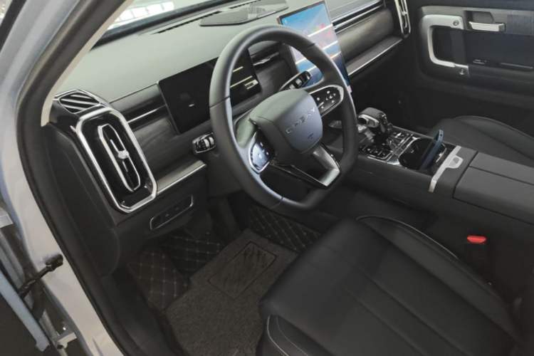 Used Chery Tiggo 7 2025 Model High-Energy Edition 1.5T Jing Two-Wheel Drive Version Driver Seat