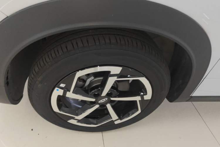 Used Chery Tiggo 7 2025 Model High-Energy Edition 1.5T Jing Two-Wheel Drive Version Left Front Wheel Hub