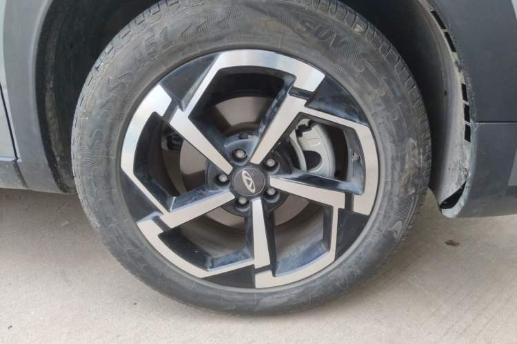 Used Chery Tiggo 7 2025 High-Performance Version 1.6T Front-Wheel-Drive Edition Right Front Wheel Hub