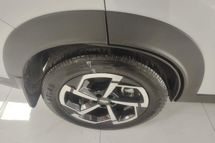 Used Chery Tiggo 7 2025 High-Performance Version 1.6T Two-Wheel Drive Edition Right Rear Wheel Hub