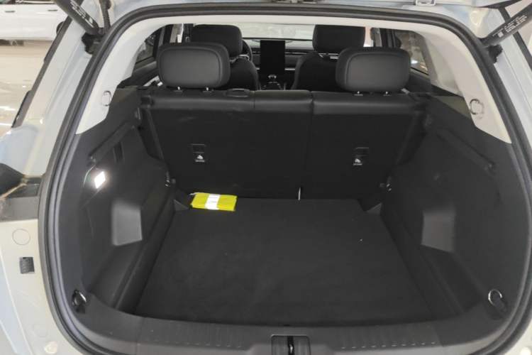 Used Chery Tiggo 7 2025 Model High-Energy Edition 1.5T Jing Two-Wheel Drive Version Trunk