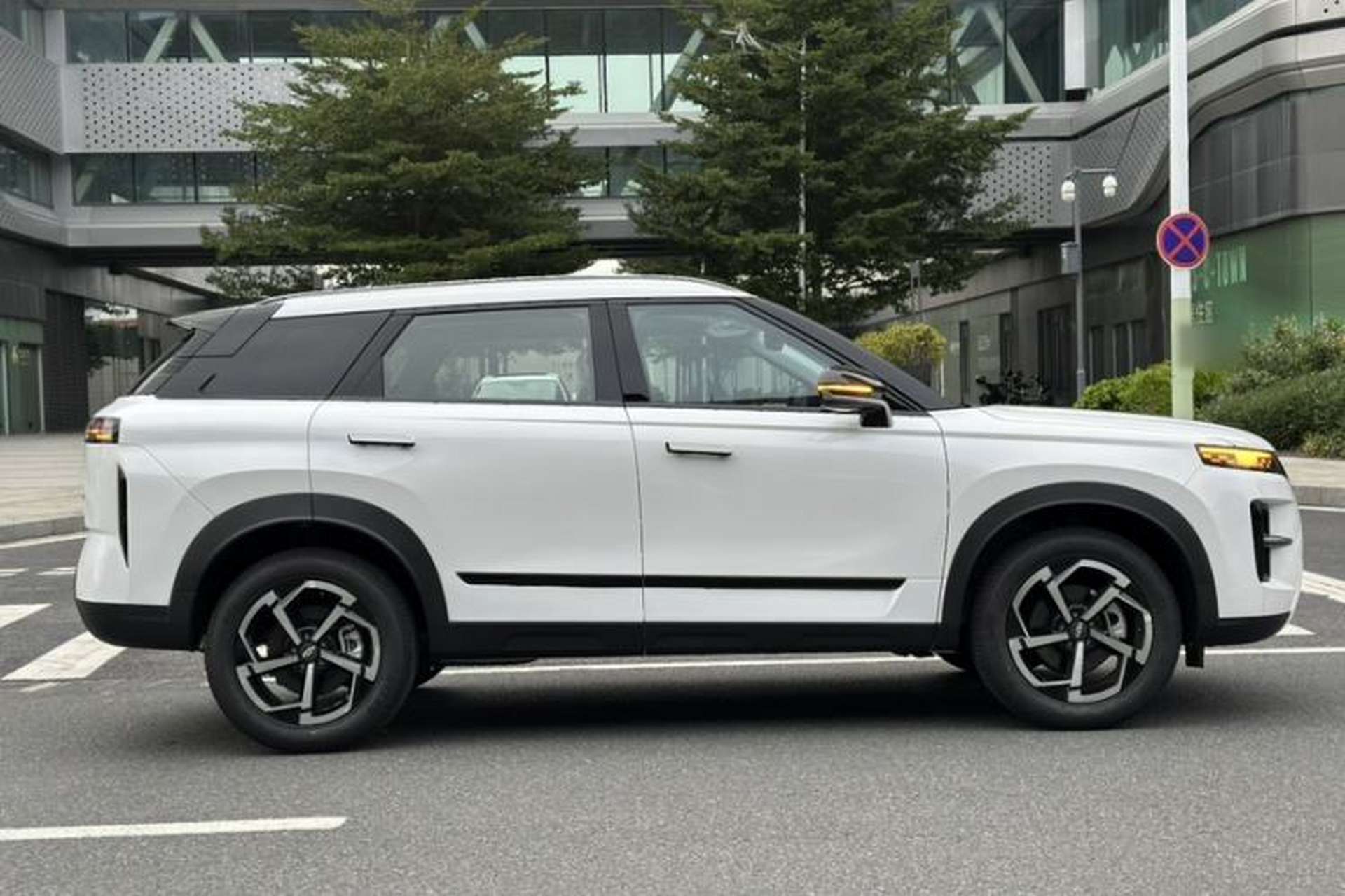 Used Chery Tiggo 7 2025 High-Performance Version 1.6T Front-Wheel-Drive Edition Exterior 11