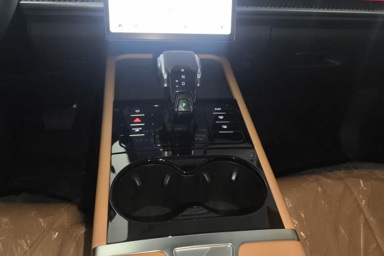 Used Chery Tiggo 7 2025 High-Energy Edition 1.6T Yu+ Four-Wheel-Drive Version Gear Lever