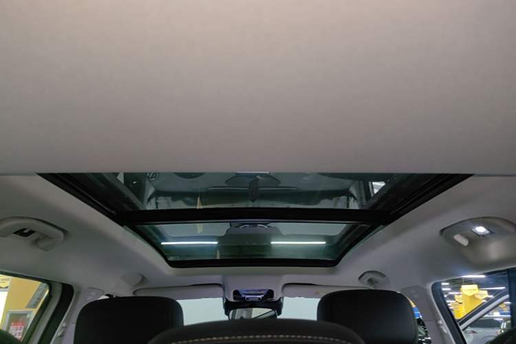 Used Chery Tiggo 7 2025 High-Performance Version 1.6T Front-Wheel-Drive Edition Headliner