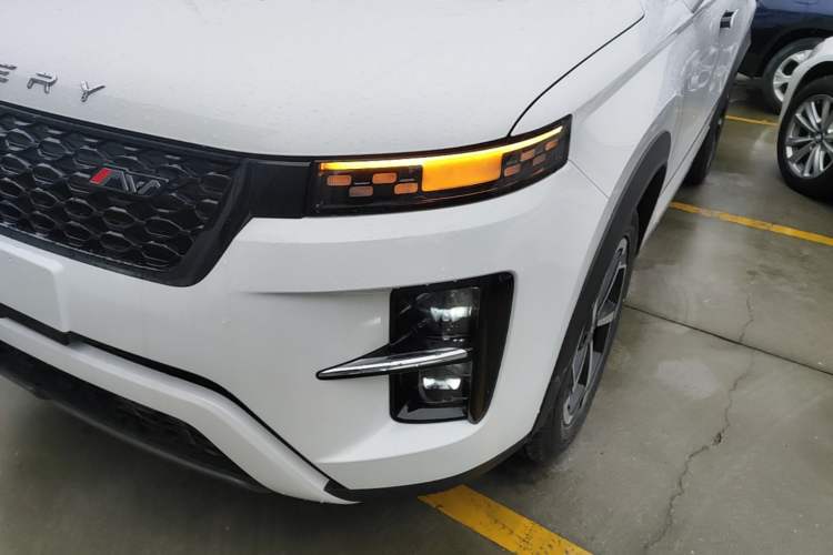Used Chery Tiggo 7 2025 High-Performance Version 1.6T Front-Wheel-Drive Edition Left Front Headlight