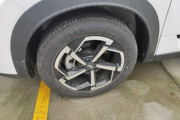Used Chery Tiggo 7 2025 High-Performance Version 1.6T Front-Wheel-Drive Edition Left Front Wheel Hub