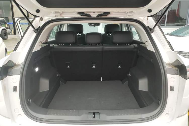 Used Chery Tiggo 7 2025 High-Performance Version 1.6T Front-Wheel-Drive Edition Trunk