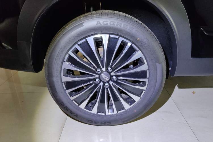 Used Chery Tiggo 7 C-DM 2025 1.5T 120KM Edition Right Rear Wheel Hub