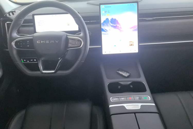 Used Chery Tiggo 7 C-DM 2025 1.5T 120KM Luxury Trim Center Console