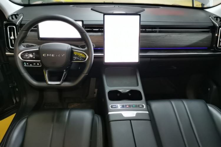 Used Chery Tiggo 7 C-DM 2025 1.5T 120KM Luxury Trim Center Console