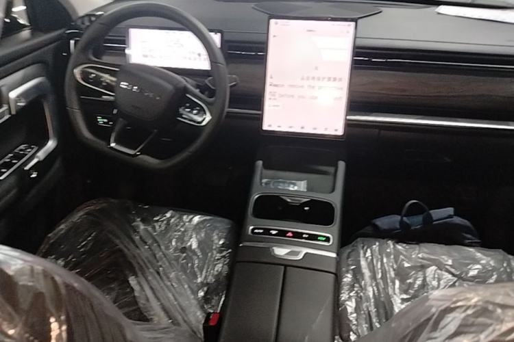 Used Chery Tiggo 7 C-DM 2025 1.5T 120KM Edition Center Console
