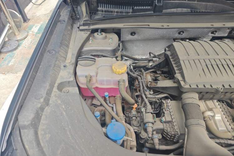 Used Chery Tiggo 7 C-DM 2025 1.5T 120KM Luxury Trim Engine Bay Right