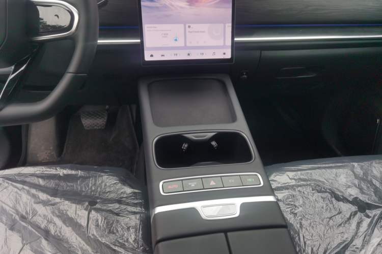 Used Chery Tiggo 7 C-DM 2025 1.5T 120KM Luxury Trim Gear Lever