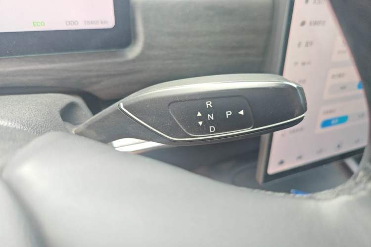 Used Chery Tiggo 7 C-DM 2025 1.5T 120KM Luxury Trim Gear Lever