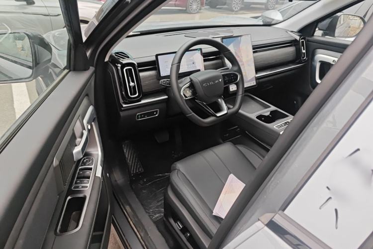 Used Chery Tiggo 7 C-DM 2025 1.5T 120KM Edition Interior 2