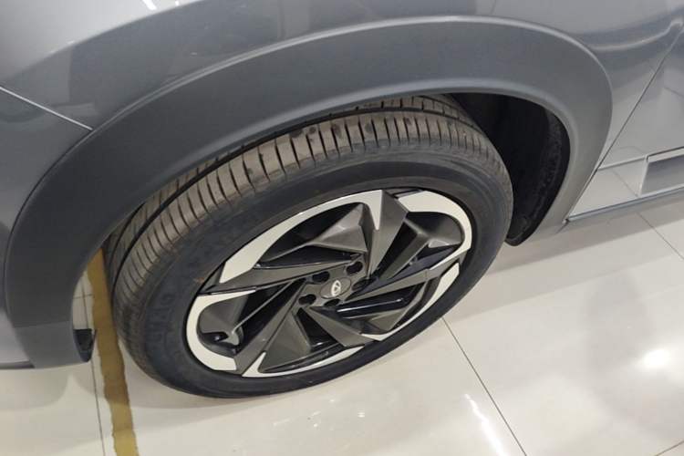 Used Chery Tiggo 7 C-DM 2025 1.5T 120KM Luxury Trim Left Front Wheel Hub