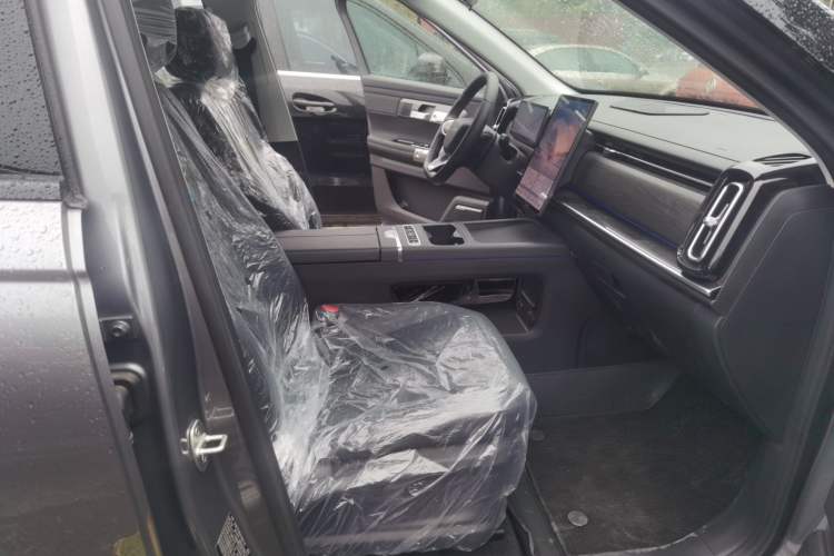 Used Chery Tiggo 7 C-DM 2025 1.5T 120KM Luxury Trim Right Front Seat