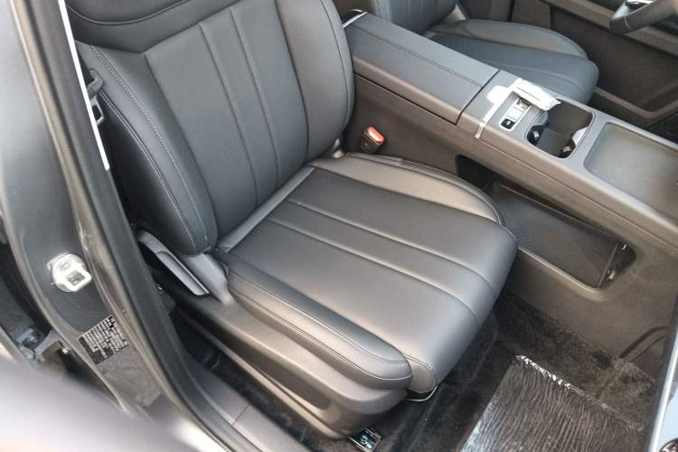 Used Chery Tiggo 7 C-DM 2025 1.5T 120KM Luxury Trim Right Front Seat