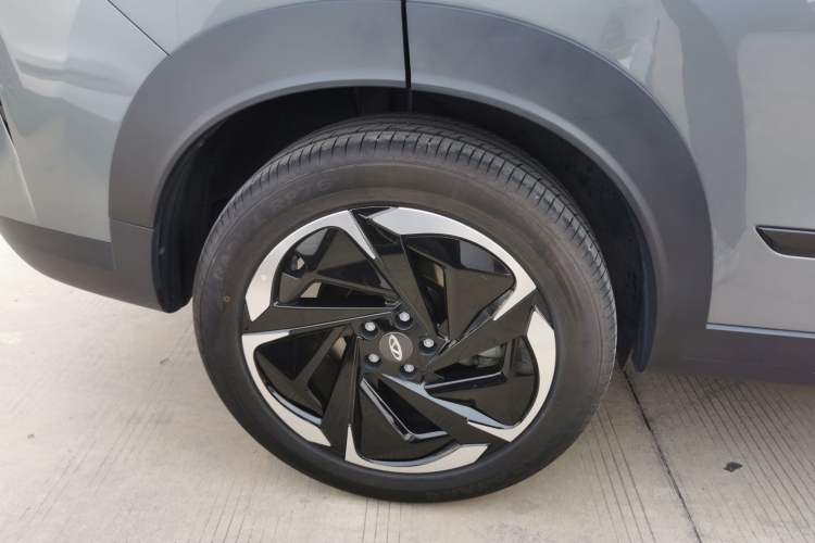 Used Chery Tiggo 7 C-DM 2025 1.5T 120KM Luxury Trim Right Rear Wheel Hub