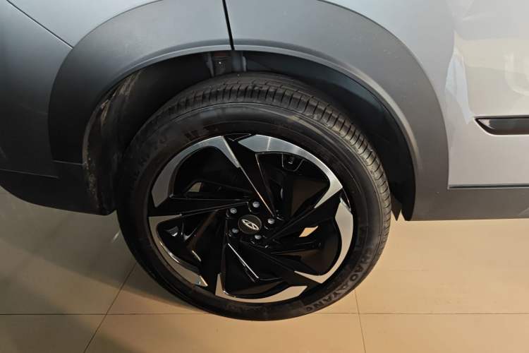 Used Chery Tiggo 7 C-DM 2025 1.5T 120KM Luxury Trim Right Rear Wheel Hub