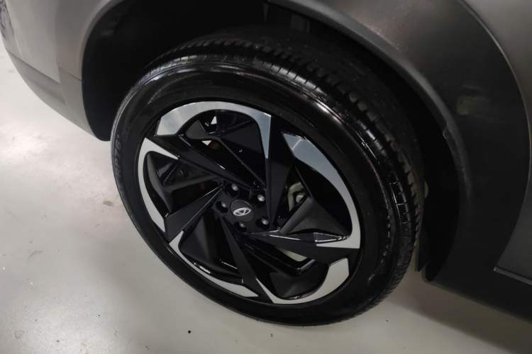 Used Chery Tiggo 7 C-DM 2025 1.5T 120KM Luxury Trim Right Rear Wheel Hub