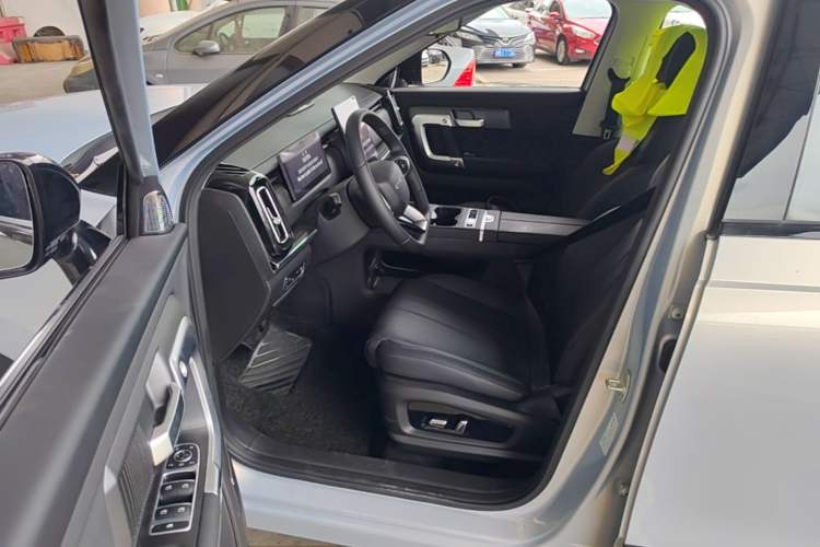 Used Chery Tiggo 7 C-DM 2025 1.5T 120KM Luxury Trim Left Front Seat
