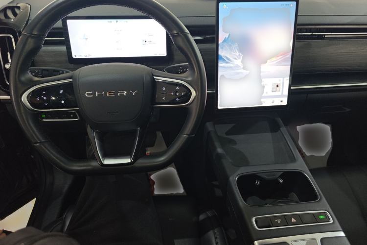 Used Chery Tiggo 7 C-DM 2025 1.5T 120KM Luxury Trim Center Console