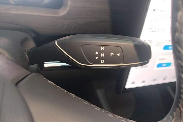 Used Chery Tiggo 7 C-DM 2025 1.5T 120KM Luxury Trim Gear Lever