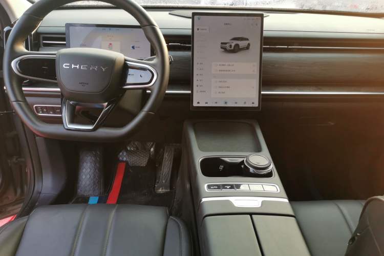 Used Chery Tiggo 7 C-DM 2025 1.5T 120KM Luxury Trim Interior 2