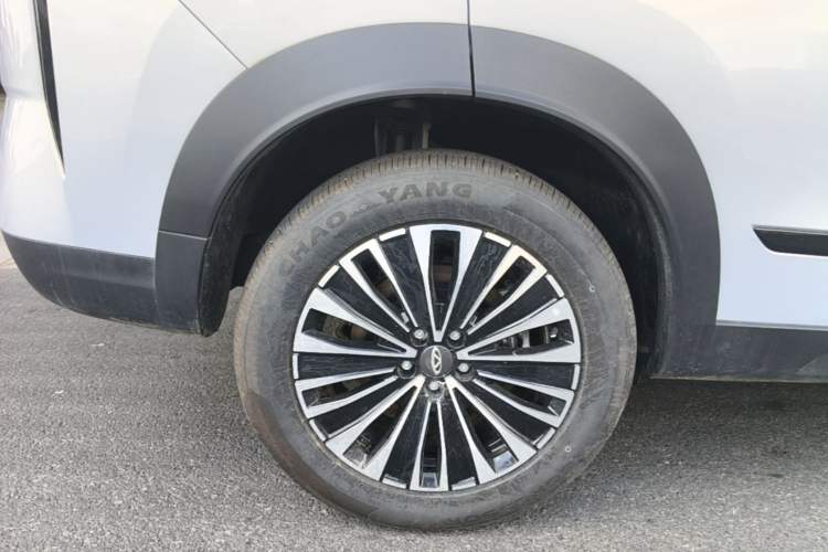 Used Chery Tiggo 7 C-DM 2025 1.5T 120KM Edition Right Rear Wheel Hub