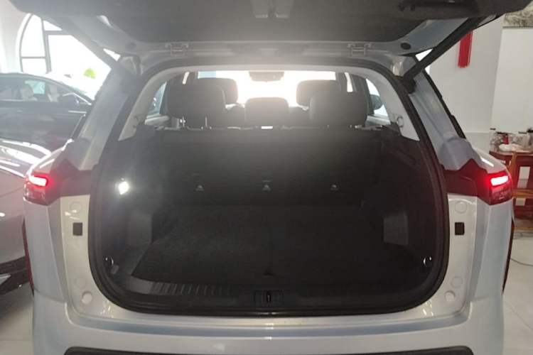 Used Chery Tiggo 7 C-DM 2025 1.5T 120KM Luxury Trim Trunk