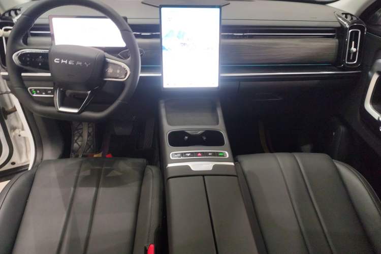 Used Chery Tiggo 7 C-DM 2025 1.5T 120KM Luxury Trim Interior 2