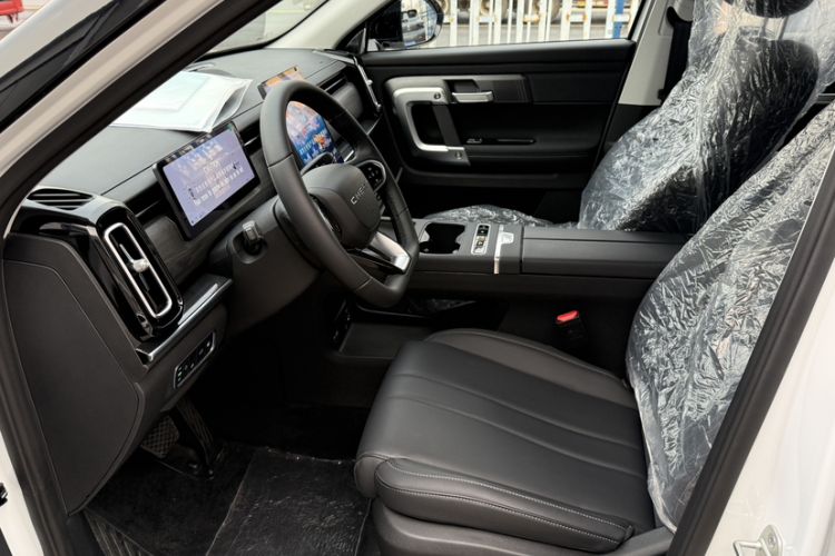 Used Chery Tiggo 7 C-DM 2025 1.5T 120KM Luxury Trim Interior 6