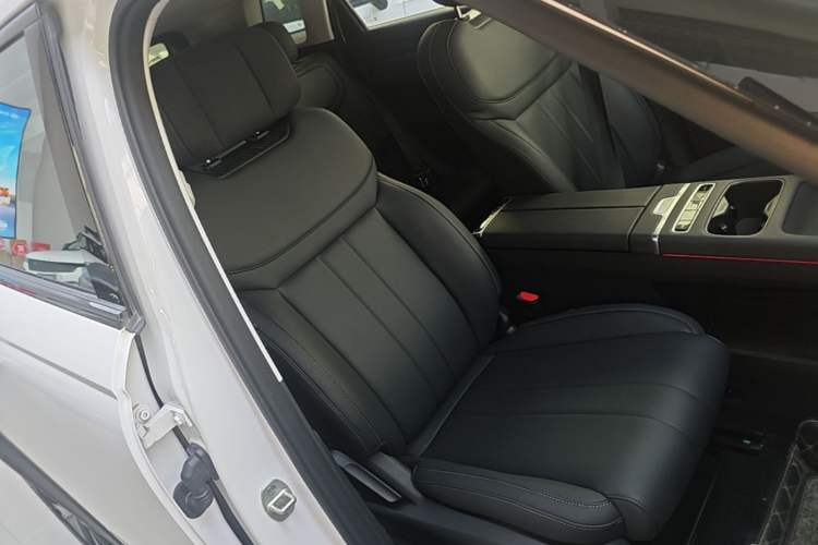 Used Chery Tiggo 7 C-DM 2025 1.5T 120KM Luxury Trim Right Front Seat