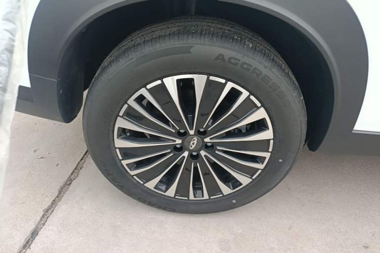 Used Chery Tiggo 7 C-DM 2025 1.5T 120KM Edition Right Rear Wheel Hub