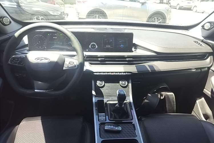 Used Chery Tiggo 7 PLUS 2021 1.5T Manual Luxury Version Center Console