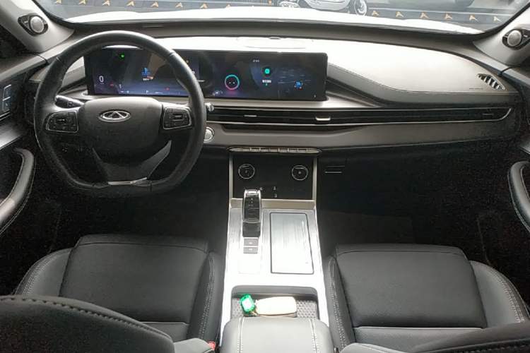 Used Chery Tiggo 7 PLUS 2021 Kunpeng Edition 1.6TGDI DCT Luxury Model Center Console
