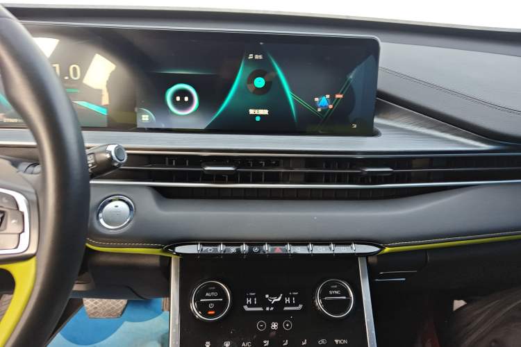 Used Chery Tiggo 7 PLUS 2022 Kunpeng Edition 1.6TGDI DCT Noble Yellow Limited Edition Premium Model Audio And AC Panel