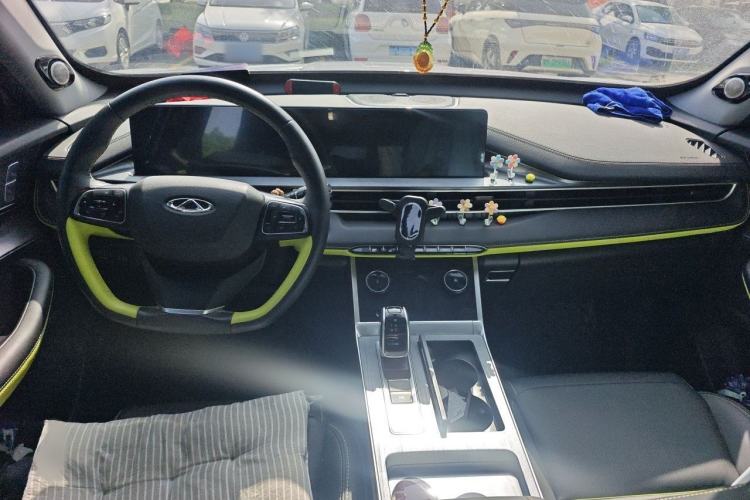 Used Chery Tiggo 7 PLUS 2022 1.5T CVT Noble Lady Yellow Limited Edition Premium Version Interior 2