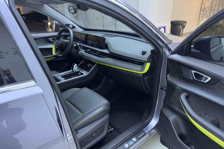 Used Chery Tiggo 7 PLUS 2022 1.5T CVT Noble Lady Yellow Limited Edition Premium Version Interior 9