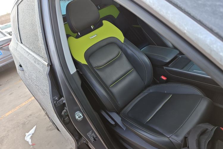 Used Chery Tiggo 7 PLUS 2022 Kunpeng Edition 1.6TGDI DCT Noble Yellow Limited Edition Premium Model Right Front Seat