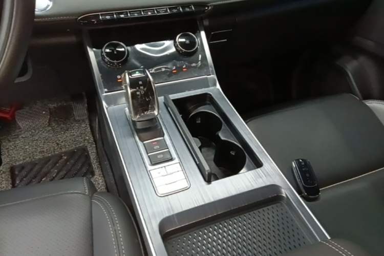 Used Chery Tiggo 7 PLUS 2022 1.5T CVT Luxury Edition+ Gear Lever