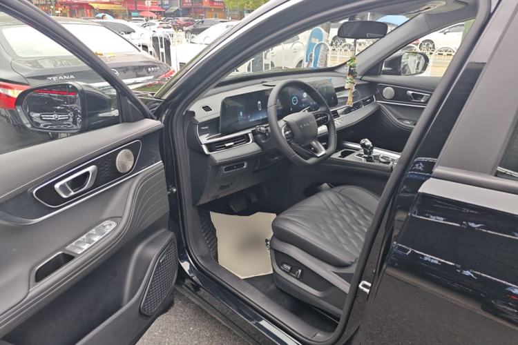 Used Chery Tiggo 7 PLUS 2023 Champion Edition 1.5 TGDI DCT Luxury Model Interior 3