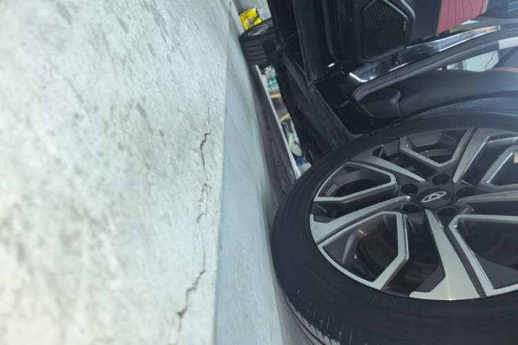 Used Chery Tiggo 7 PLUS 2023 1.6 TGDI DCT Luxury Model Left Side Sill