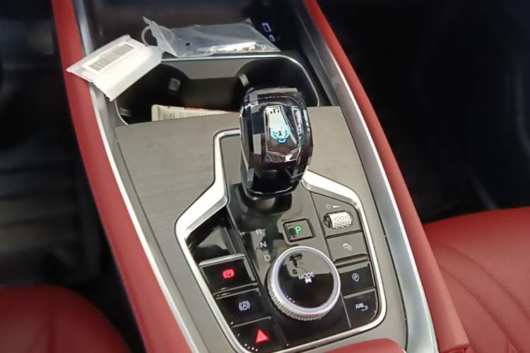 Used Chery Tiggo 7 PLUS 2023 1.6 TGDI DCT Prestige Edition Gear Lever