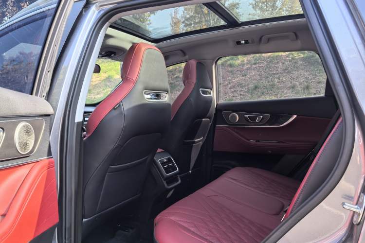 Used Chery Tiggo 7 PLUS 2023 Champion Edition 1.5TGDI DCT Prestige Model Interior 3