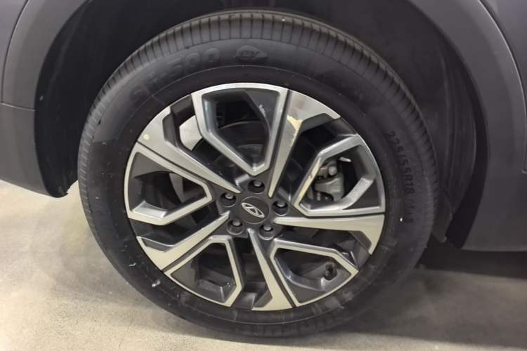 Used Chery Tiggo 7 PLUS 2023 Revised Version 1.6 TGDI DCT Prestige Edition Right Rear Wheel Hub