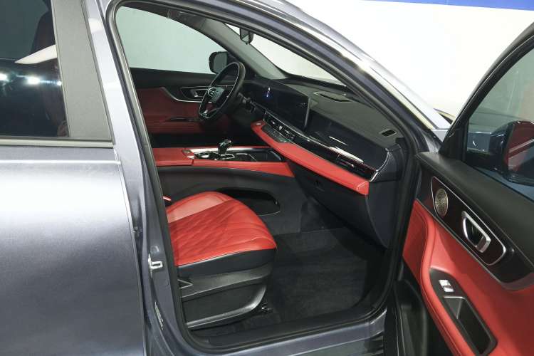 Used Chery Tiggo 7 PLUS 2023 Facelift 1.6 TGDI DCT Luxury Model Right Front Seat