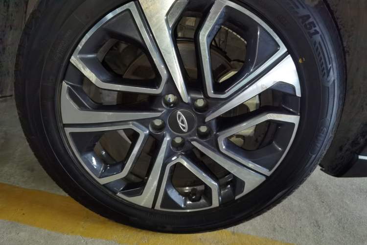 Used Chery Tiggo 7 PLUS 2023 Facelift 1.6 TGDI DCT Luxury Model Right Front Wheel Hub